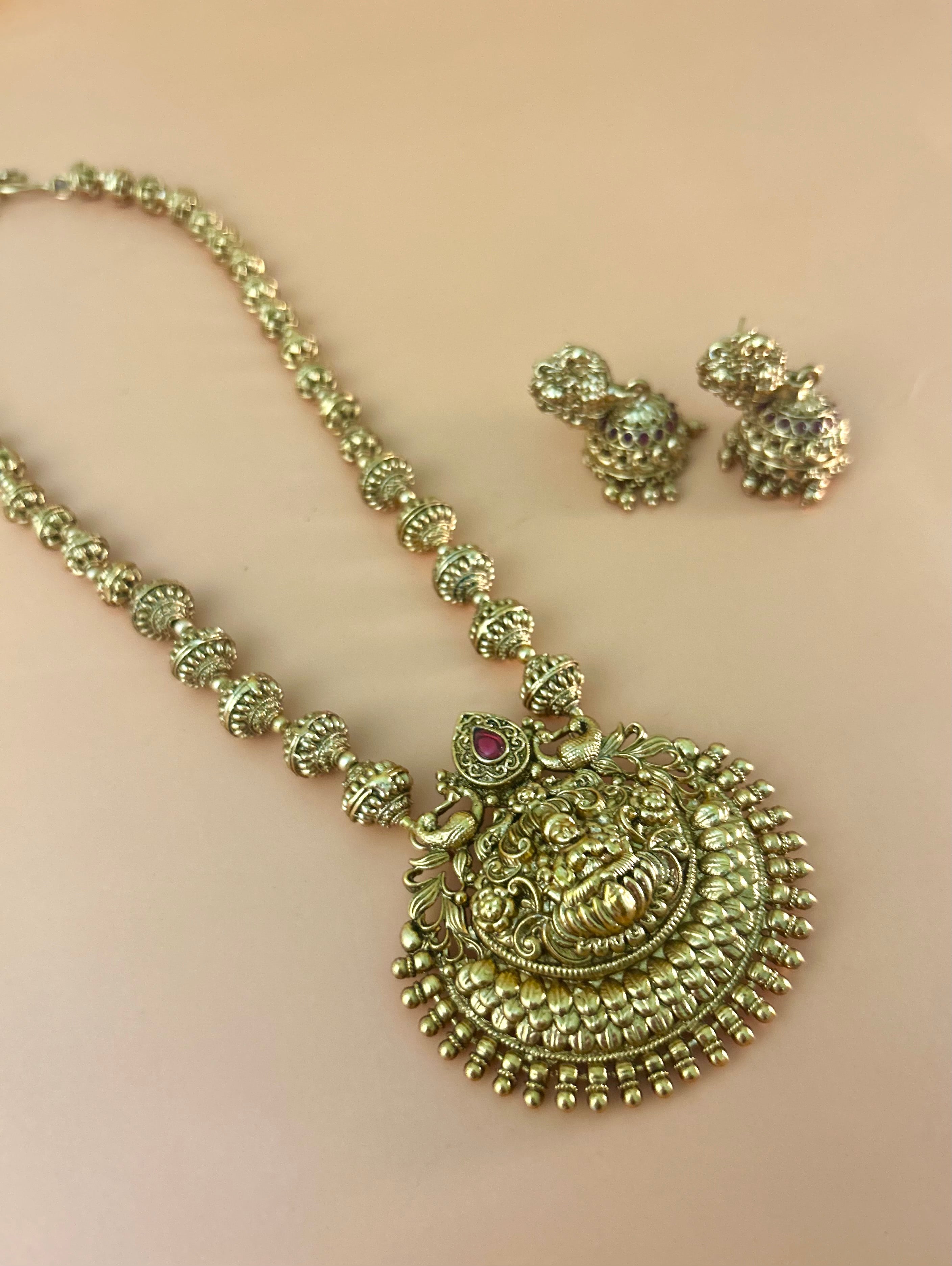 Nagas Beaded Neckpiece Set