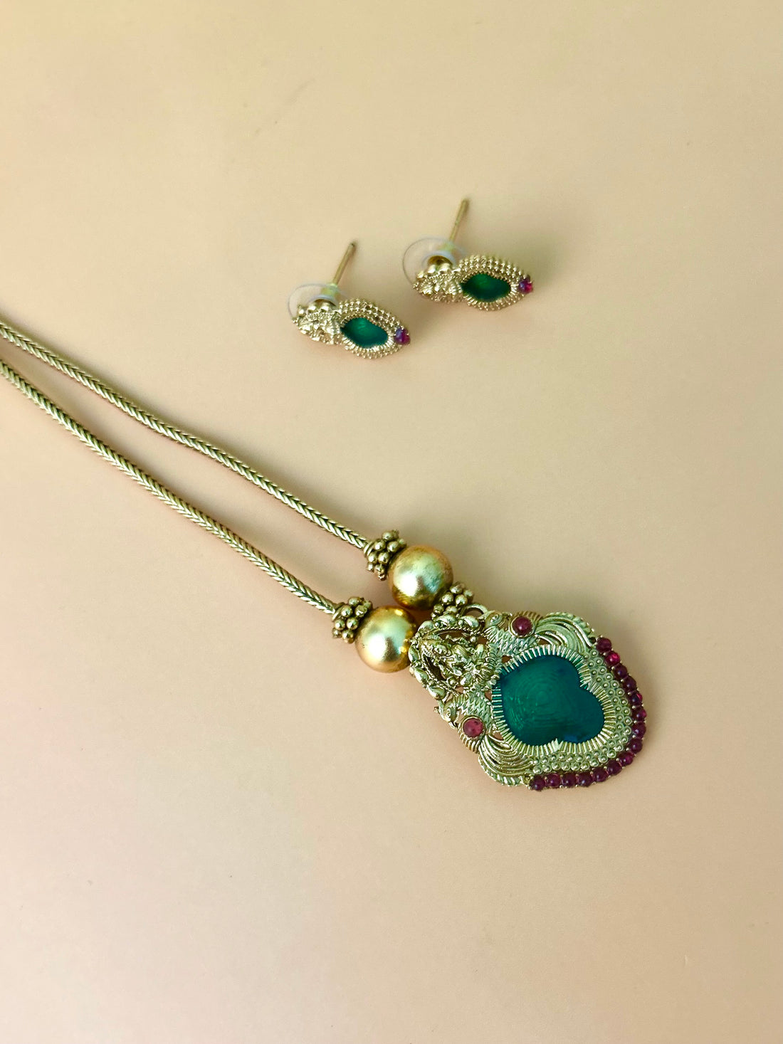 Enamel Neckpiece Set