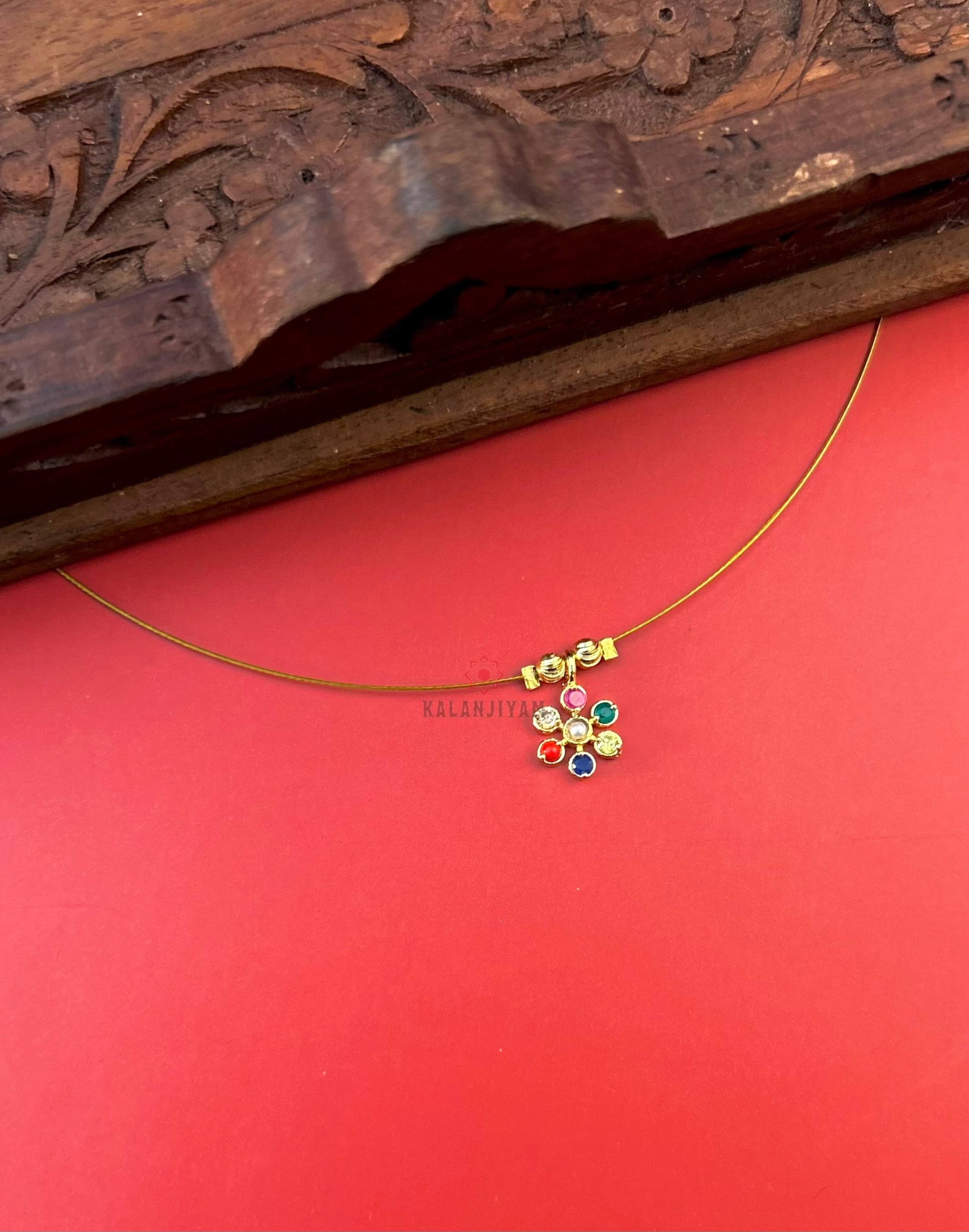 Single Floral Neckpiece