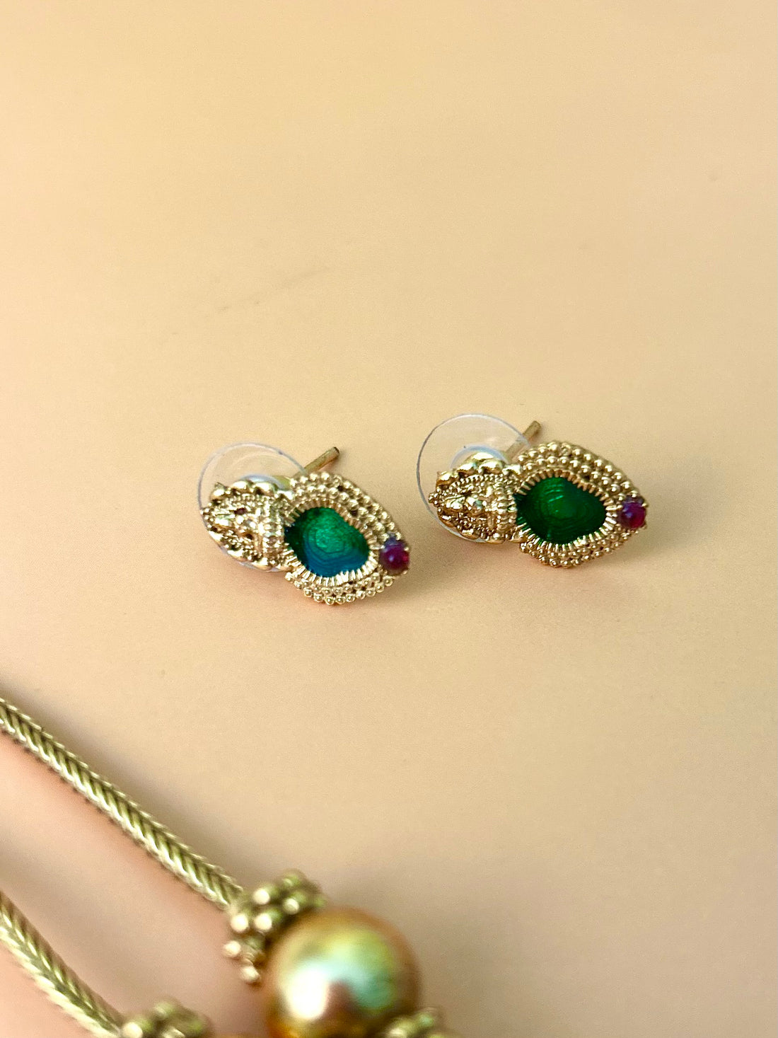 Enamel Neckpiece Set