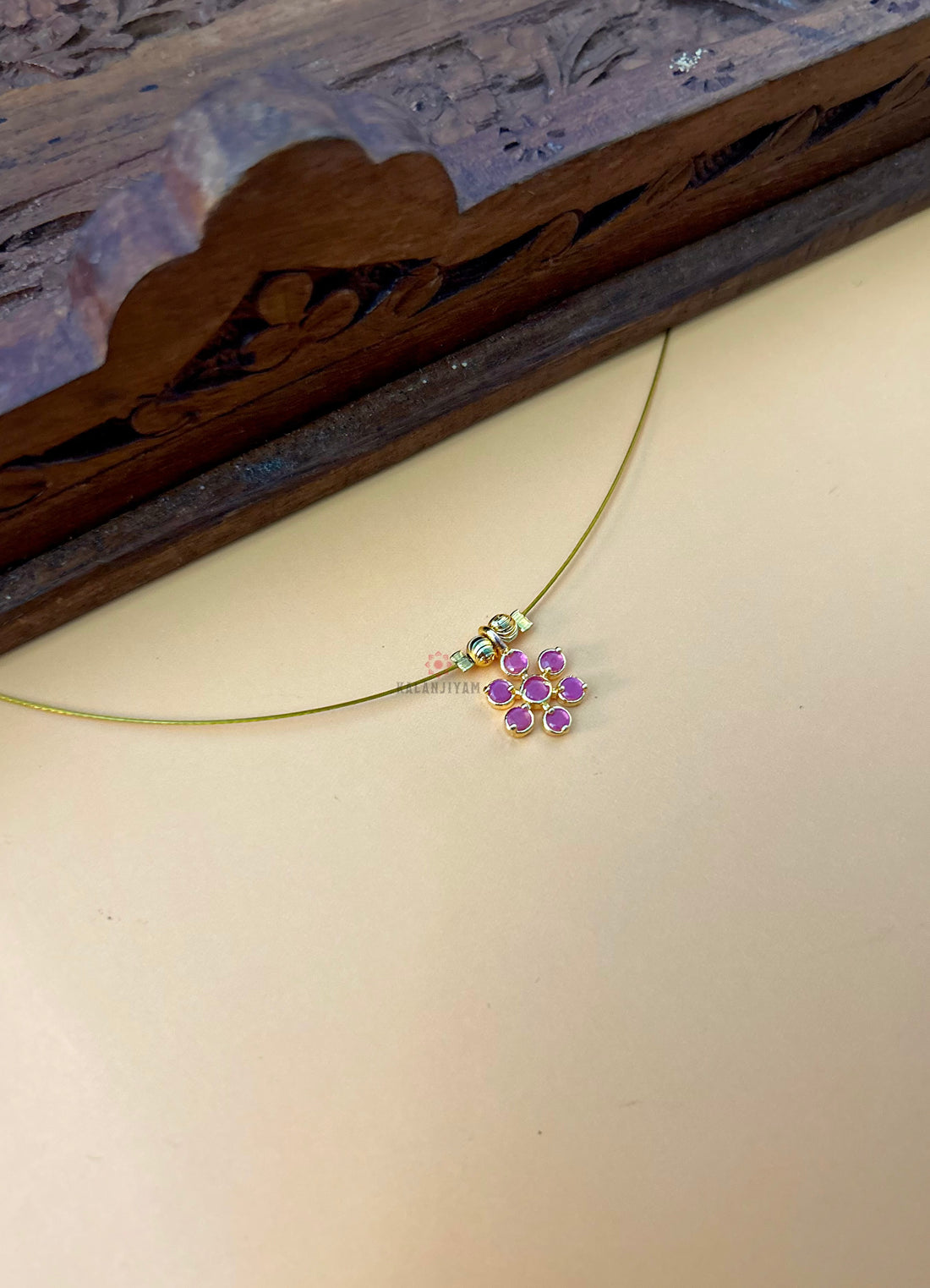 Single Floral Neckpiece