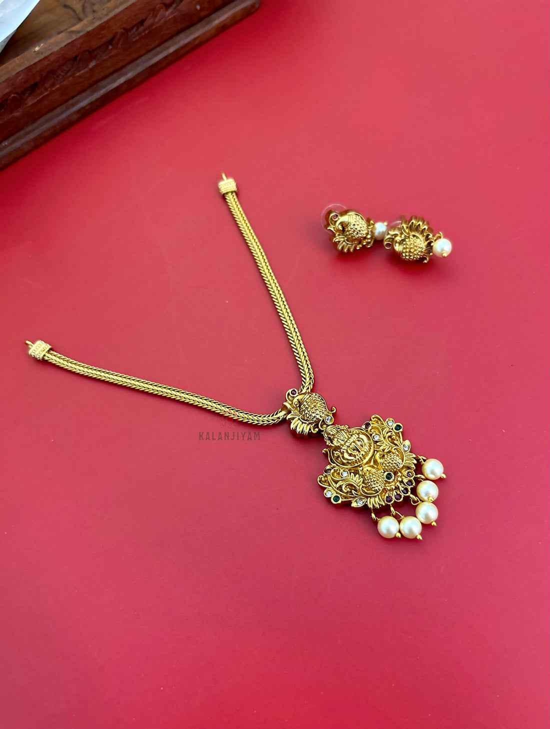 Lakshmi Attigai Set