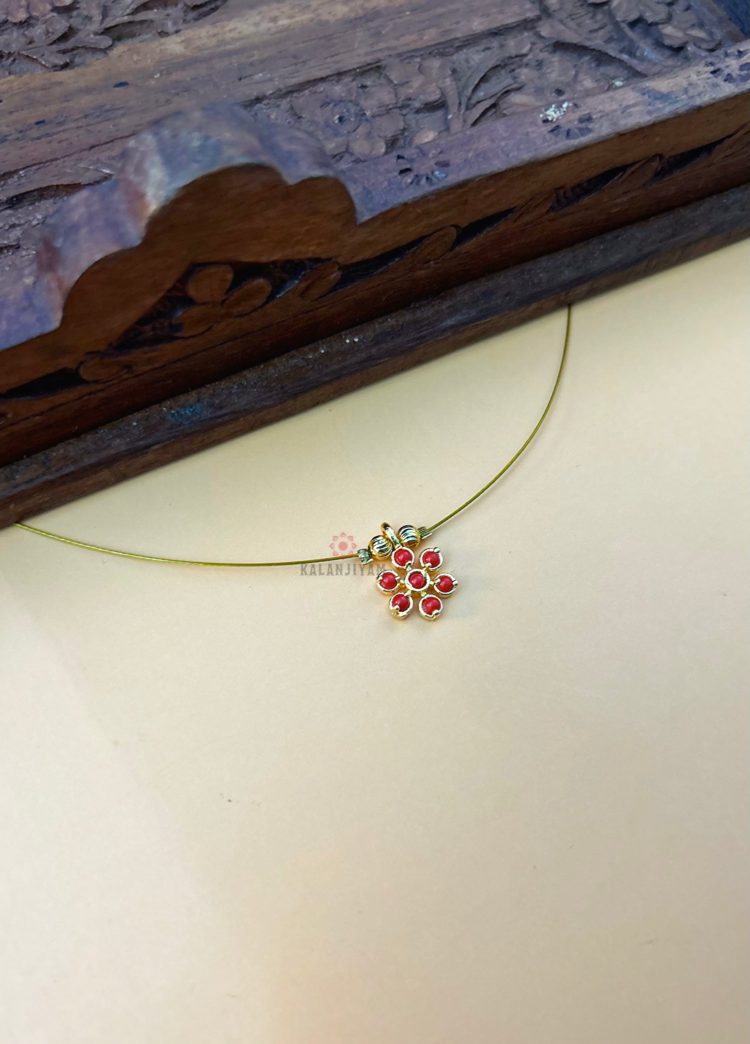 Single Floral Neckpiece