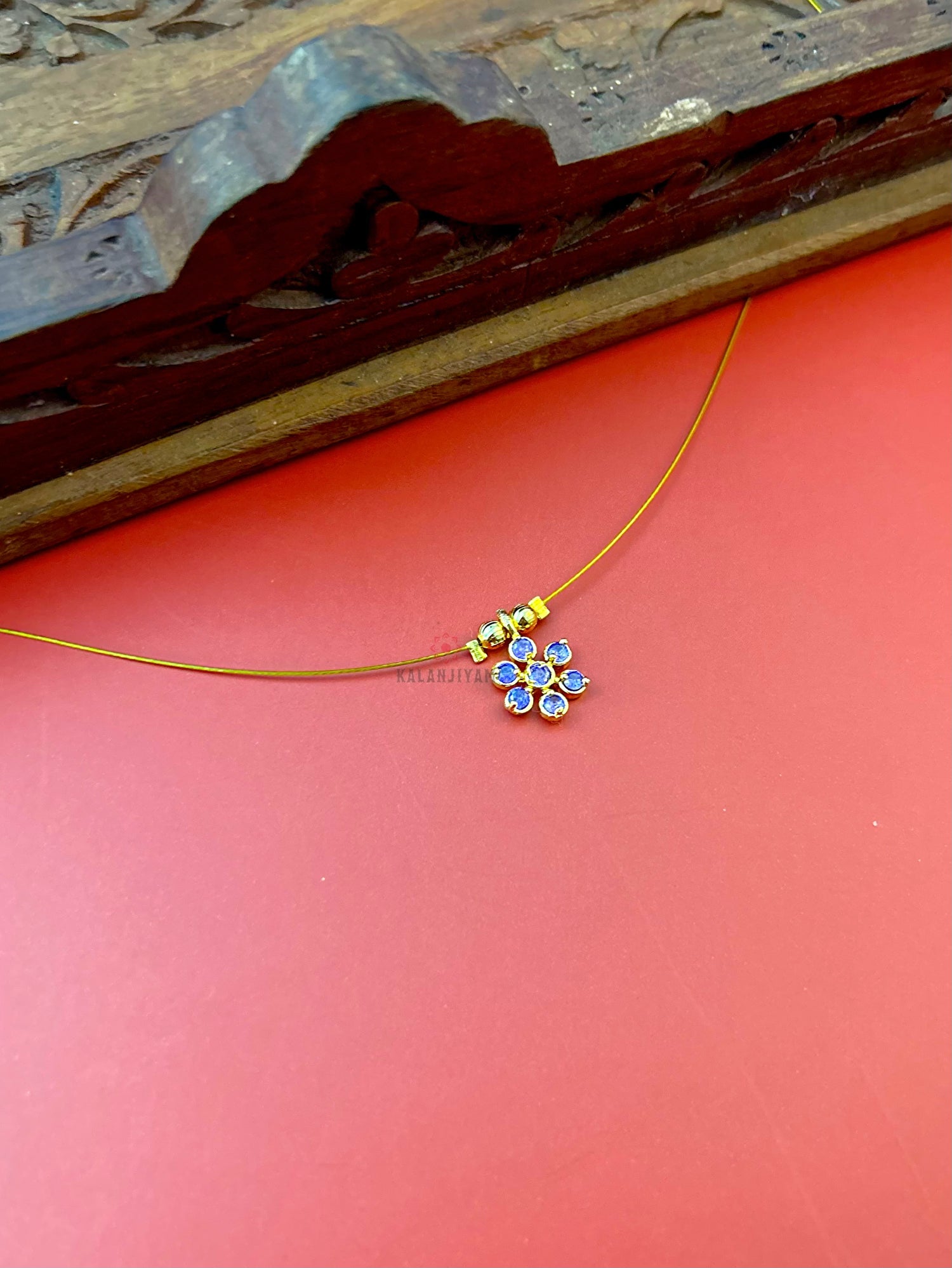 Single Floral Neckpiece