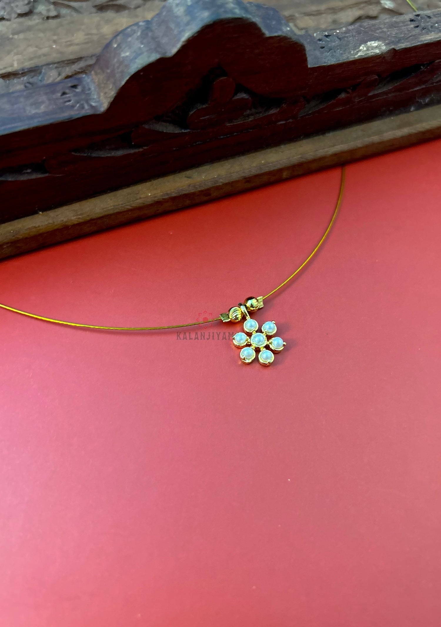 Single Floral Neckpiece
