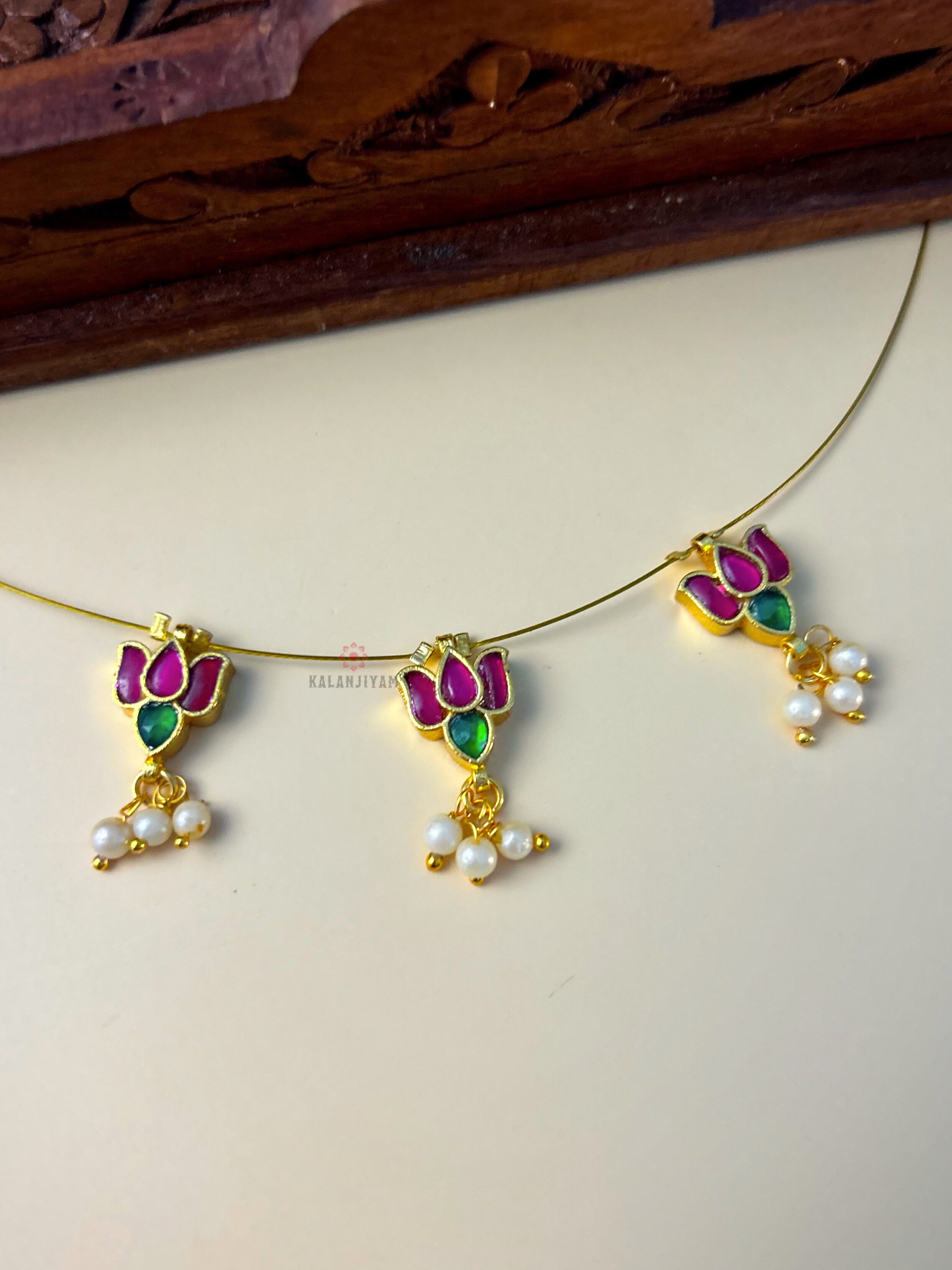 Three Lotus Neckpiece