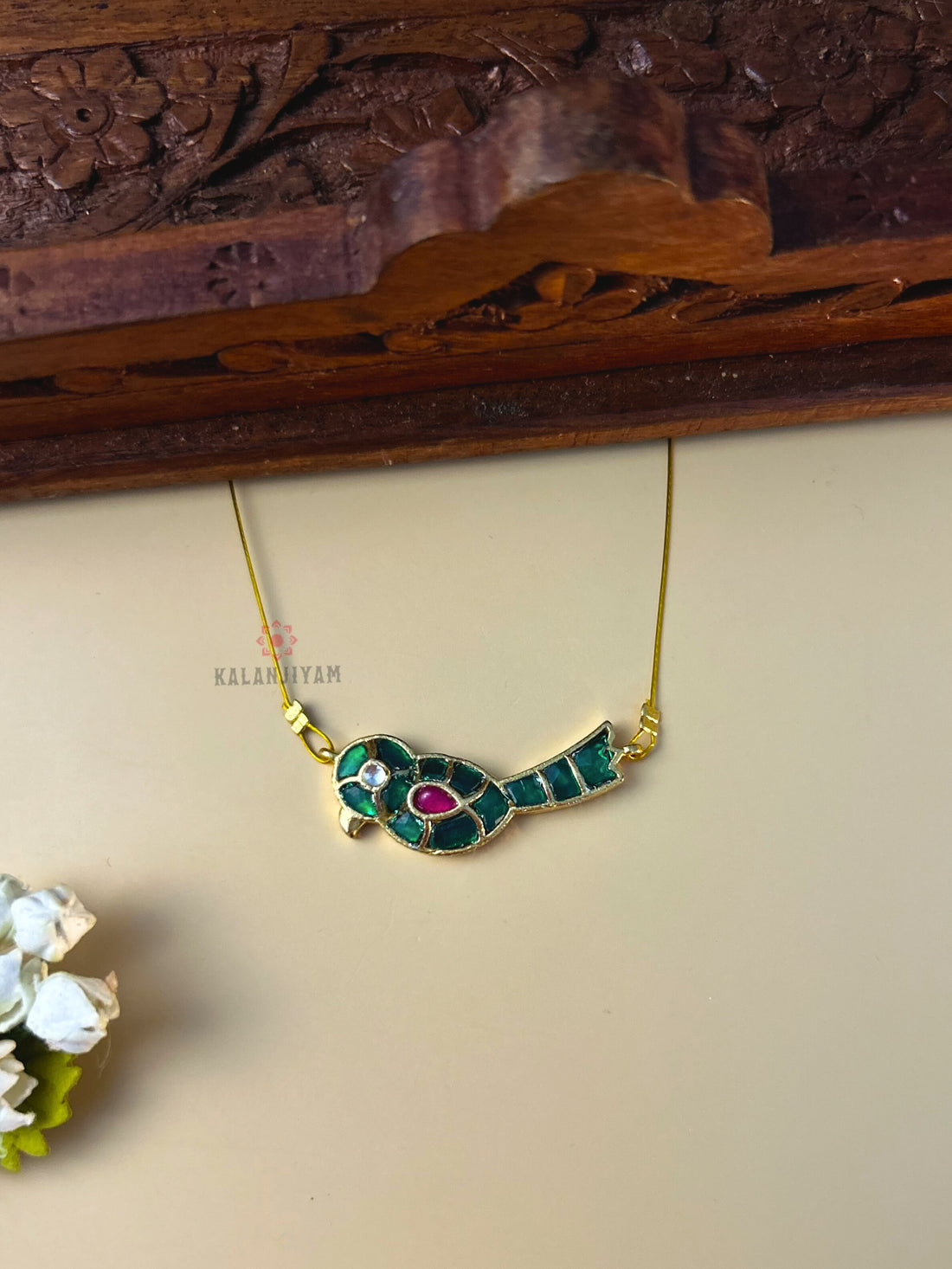 Parrot Neckpiece