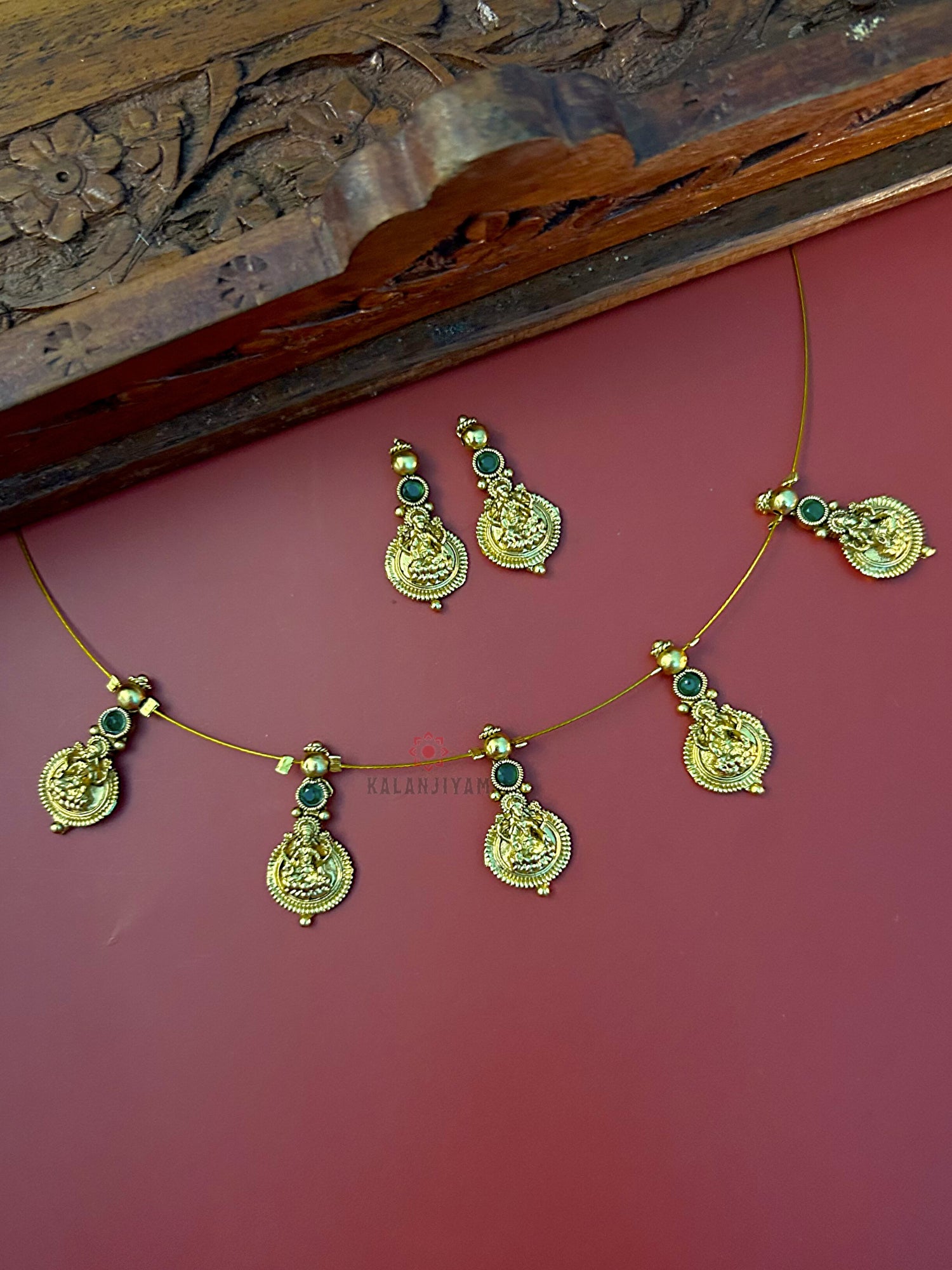 Lakshmi Embossed Neckpiece Set