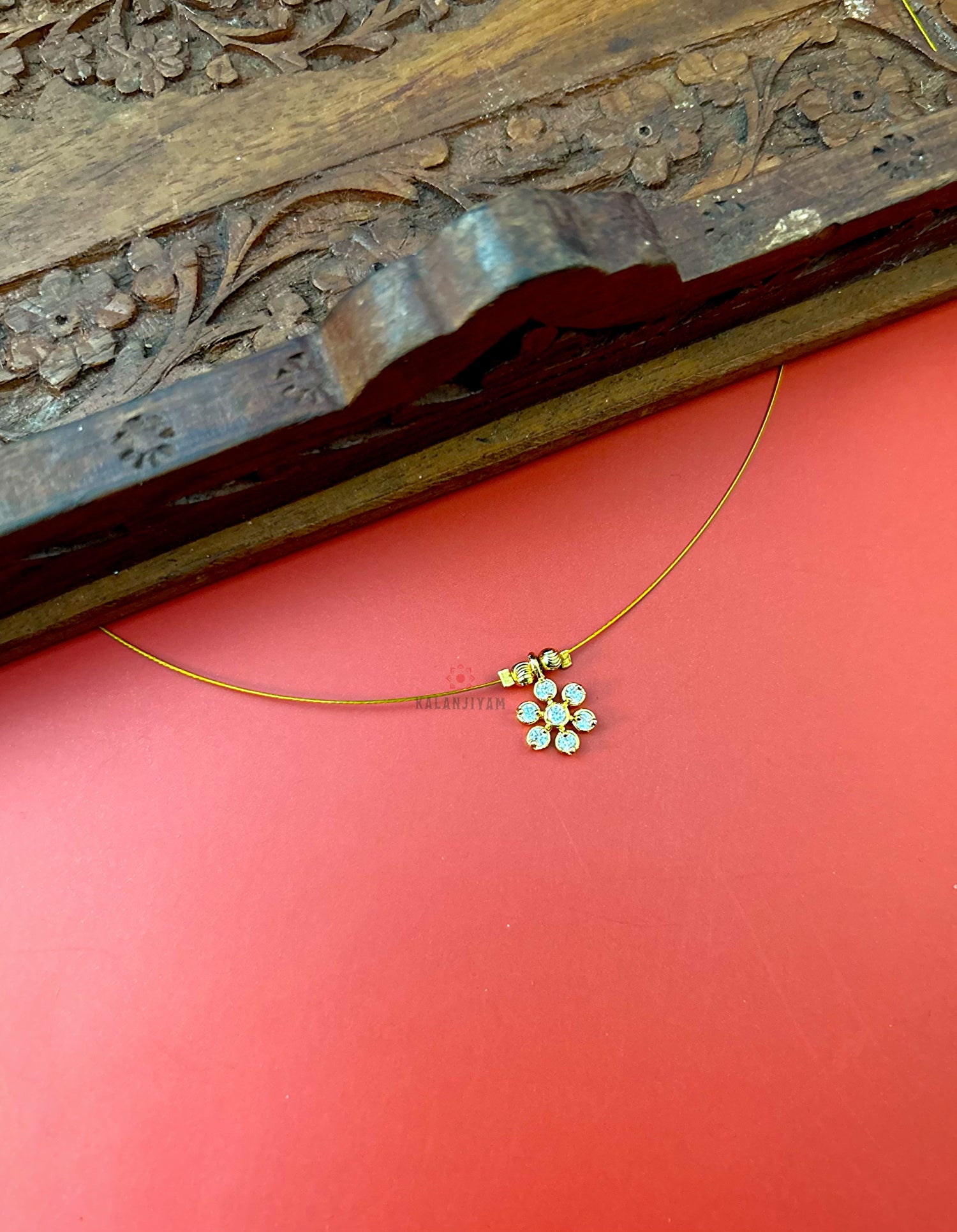 Single Floral Neckpiece