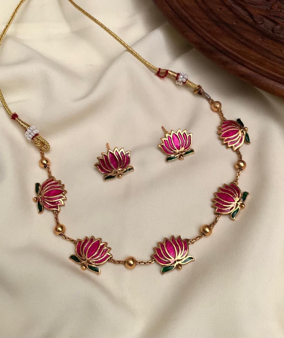 Enamel Lotus Choker Set