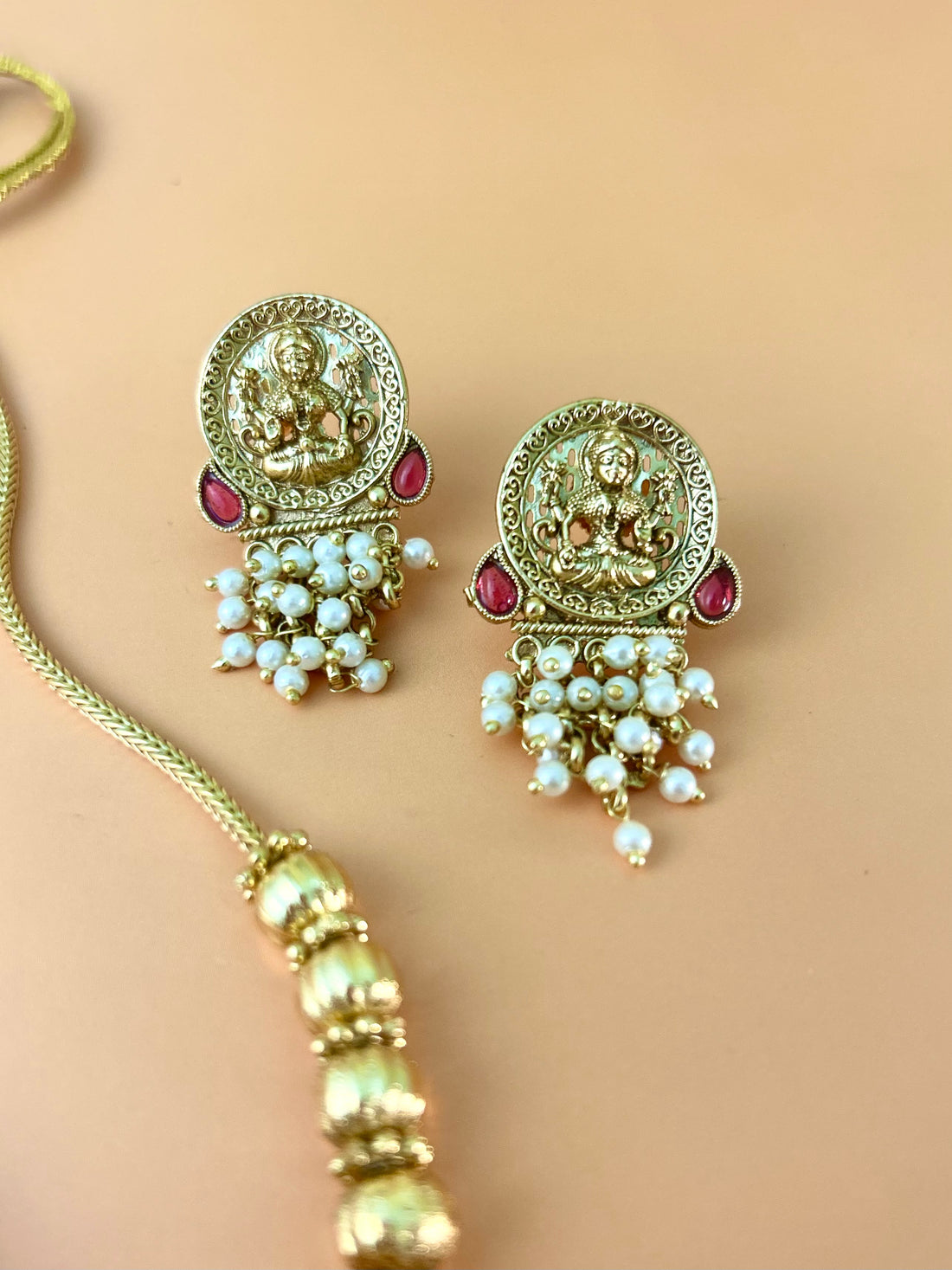 Lakshmi Pearl Neckpiece Set