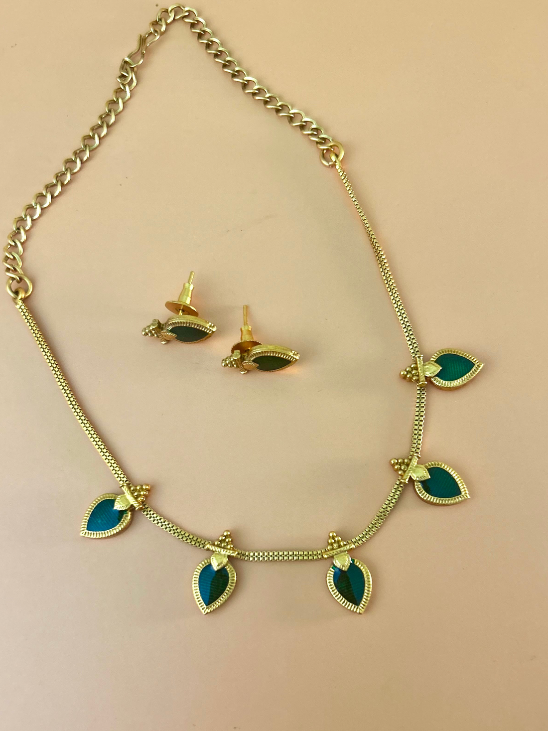 Palakka Enamel Neckpiece Set