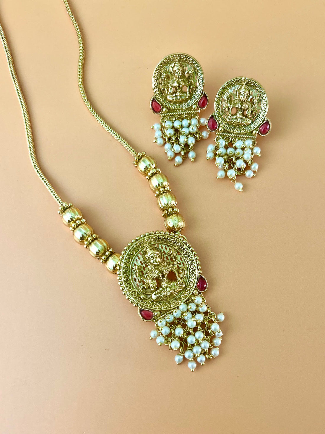 Lakshmi Pearl Neckpiece Set