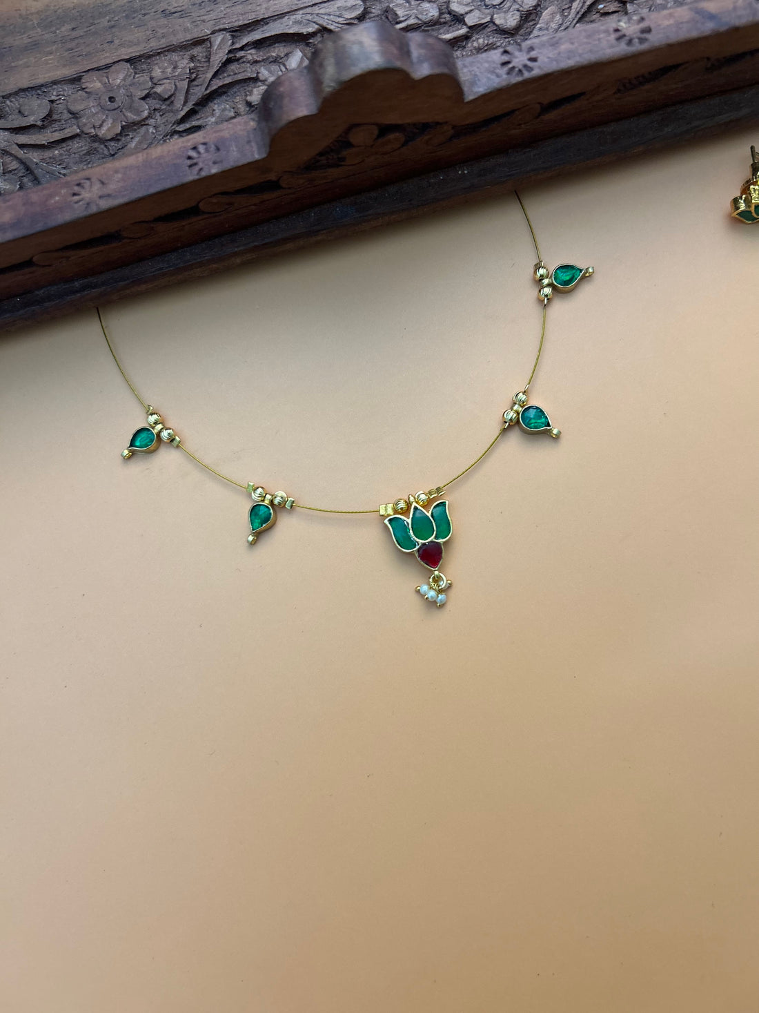 Green Red Lotus Neckpiece Set