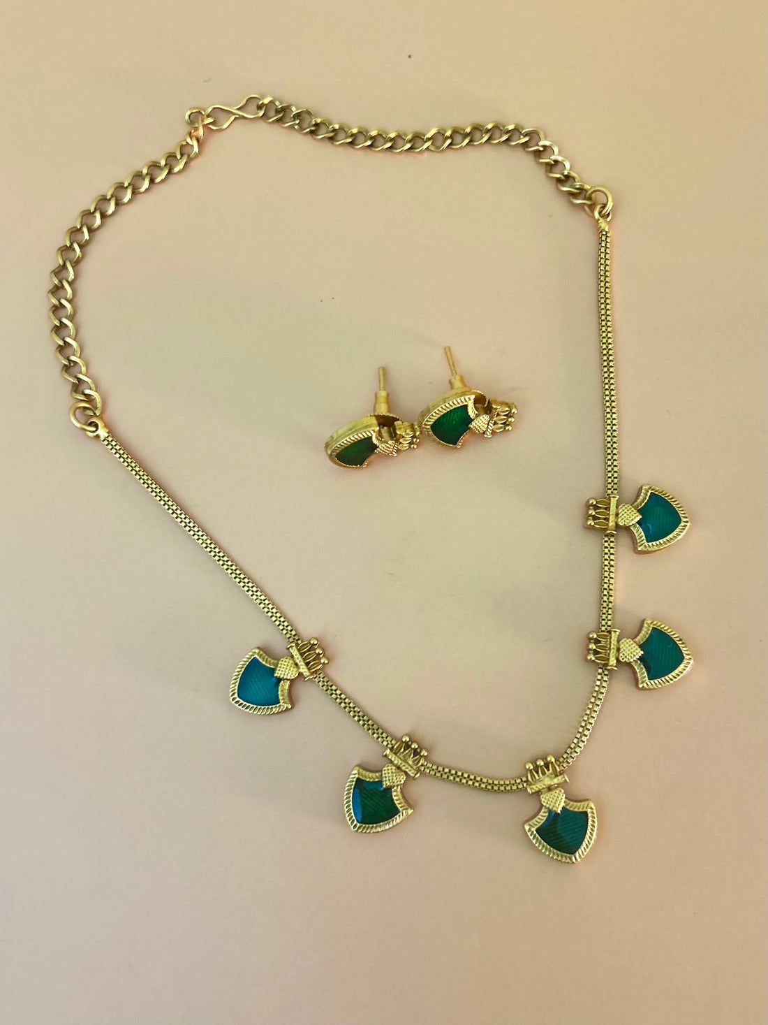 Palakka Enamel Neckpiece Set
