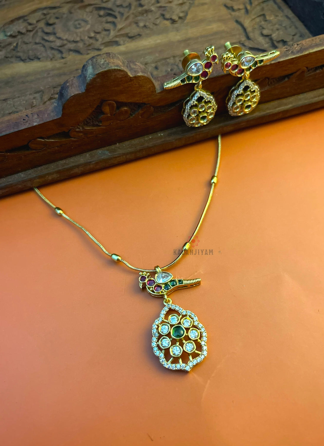 Bird Kemp Neckpiece Set