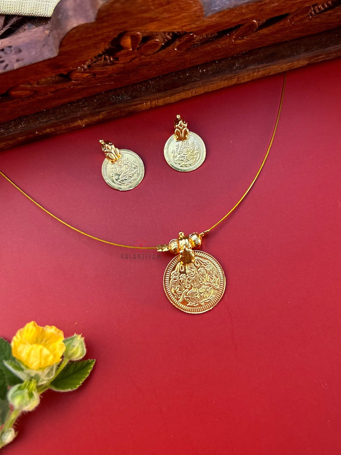 Single Lakshmi Coin Neckpiece Set