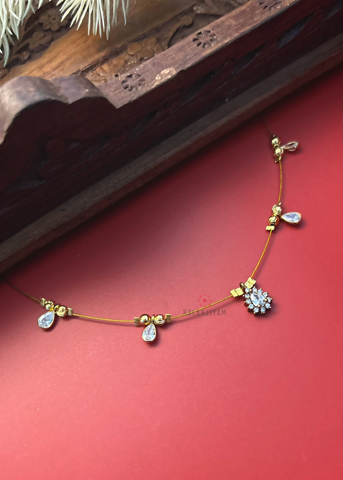 Teardrop Pendant Neckpiece