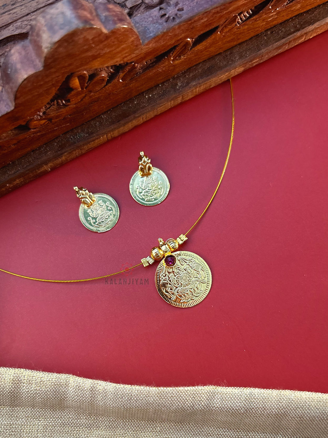 Stone Coin Neckpiece Set