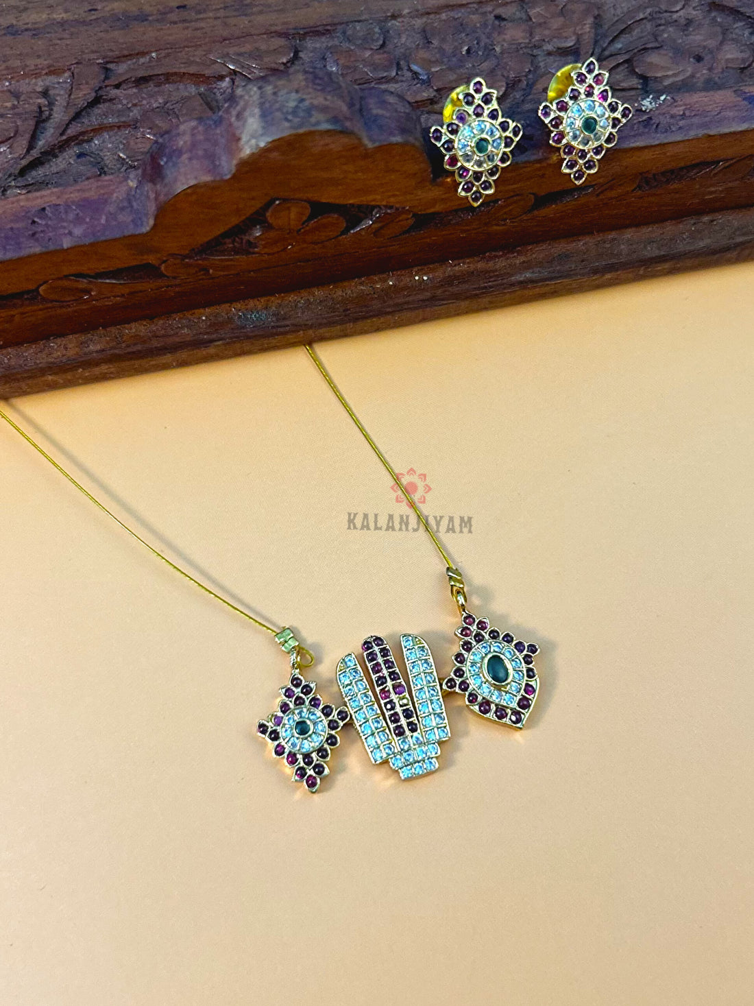 Perumal Namam Kemp Neckpiece Set